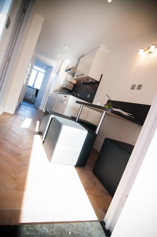 Apartment De Maasnacht Maaseik Esterno foto