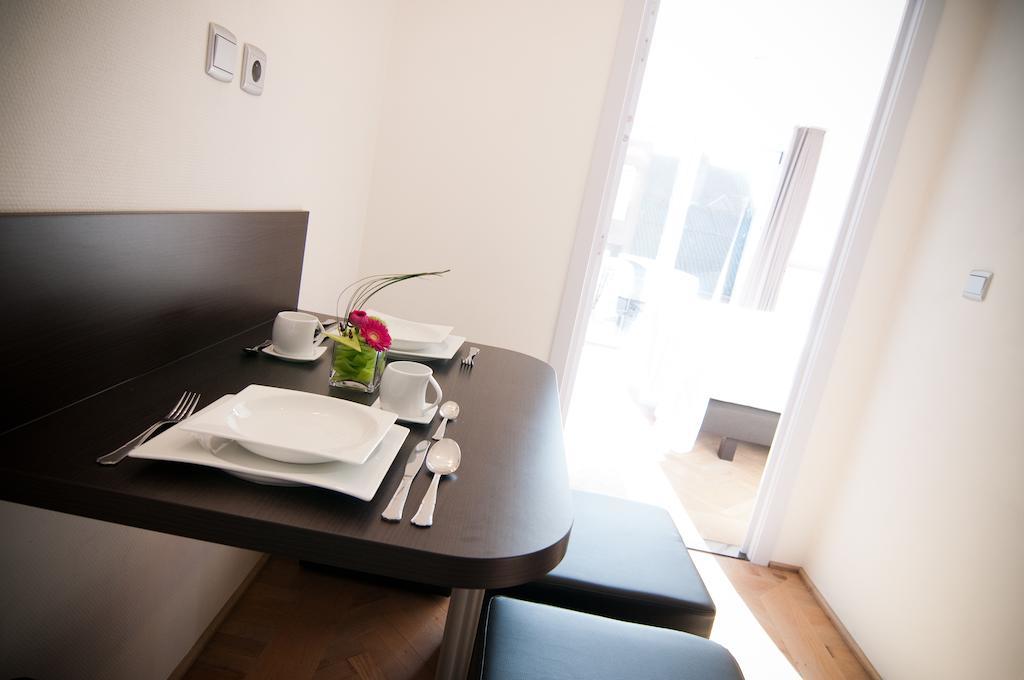 Apartment De Maasnacht Maaseik Esterno foto