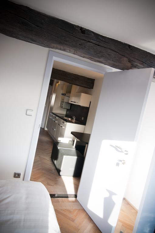 Apartment De Maasnacht Maaseik Esterno foto