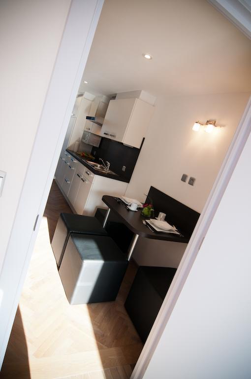 Apartment De Maasnacht Maaseik Esterno foto
